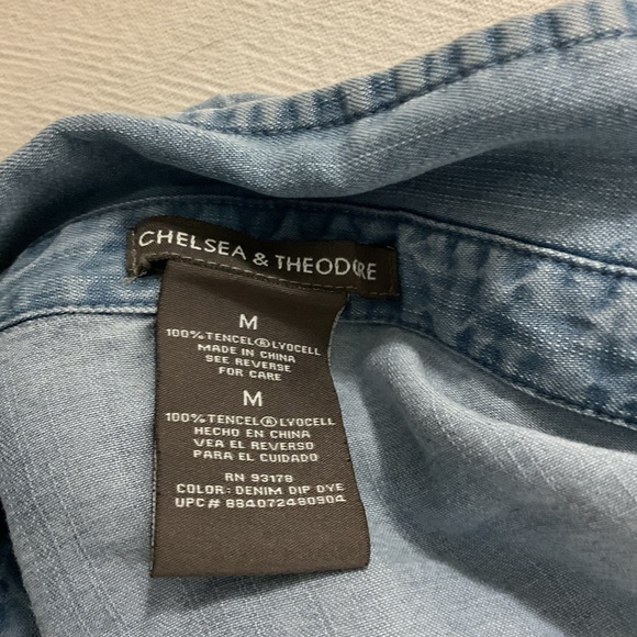 Chelsea & Theodore Size M. Long Sleeve Shirt Blue Two Toned Boyfriend Shirt - Picture 9 of 9